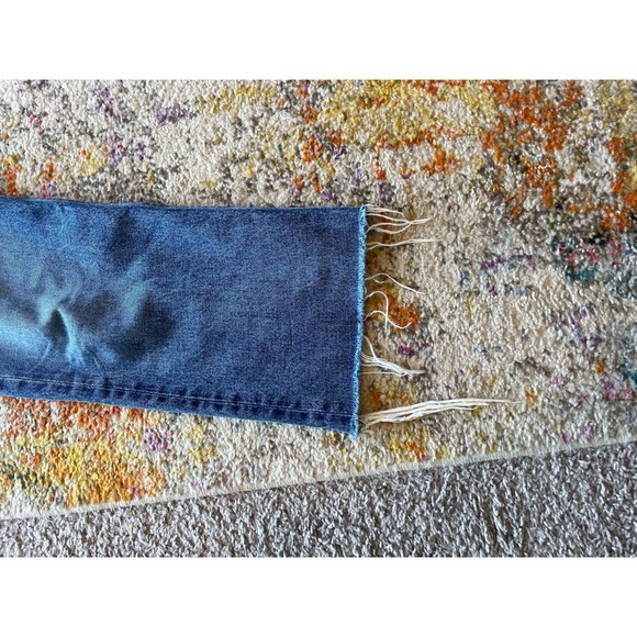 GRLFRND Linda High Rise Distressed Jeans Size 26, 27‎ in inseam - Picture 4 of 11